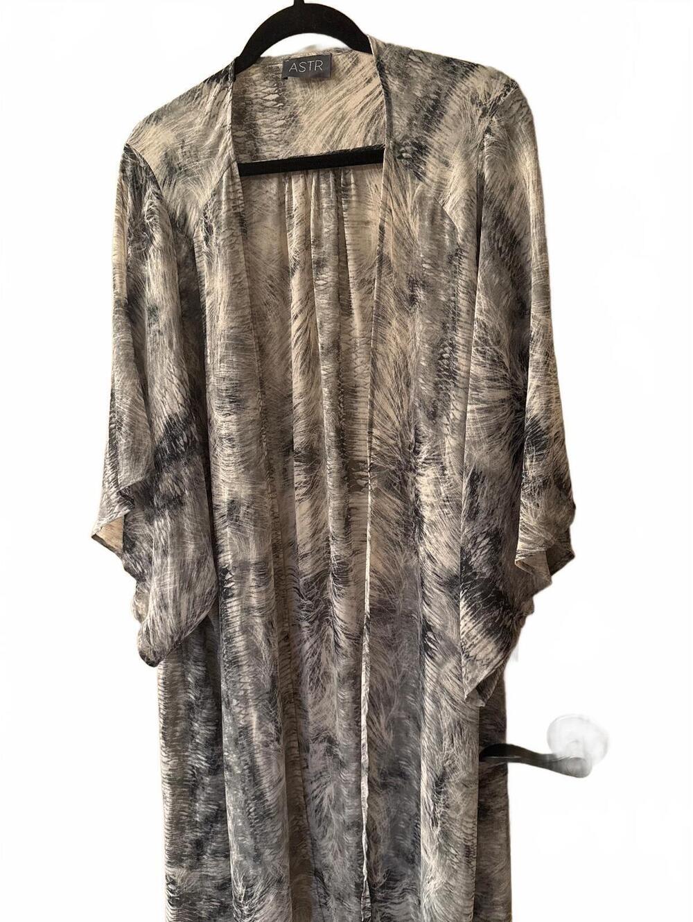 ASTR Lightweight Patterned Kimono Cardigan - Picture 2 of 5